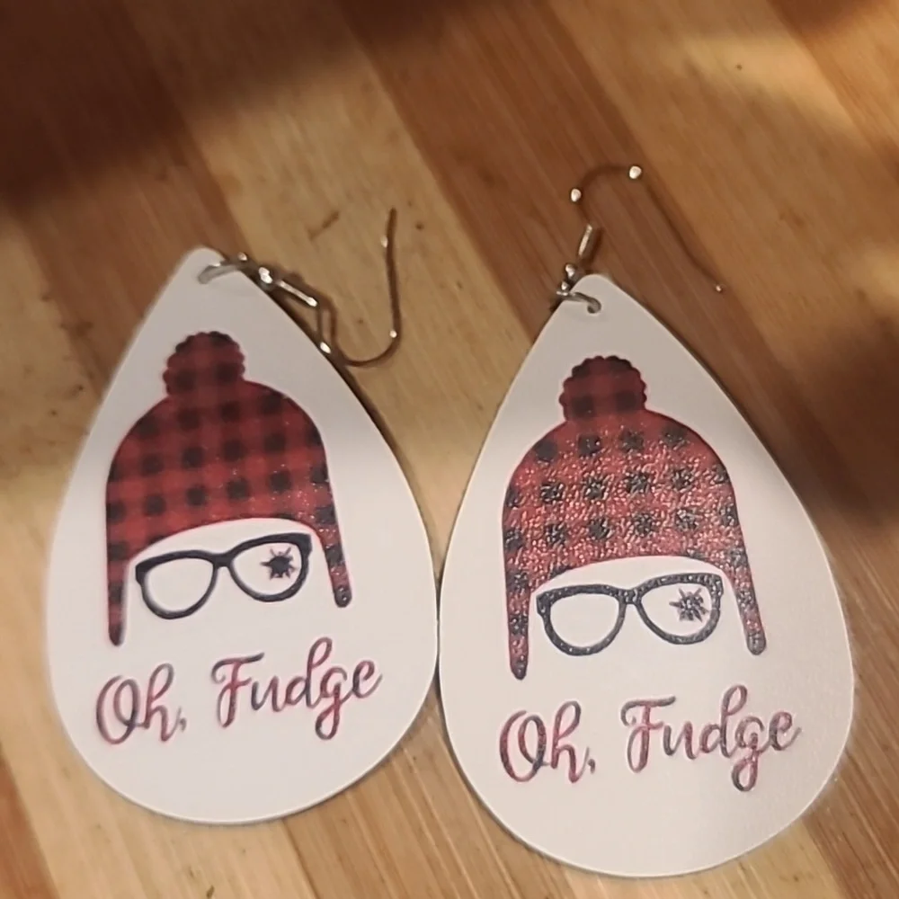 - ❤️10/$13 New a Christmas story earrings